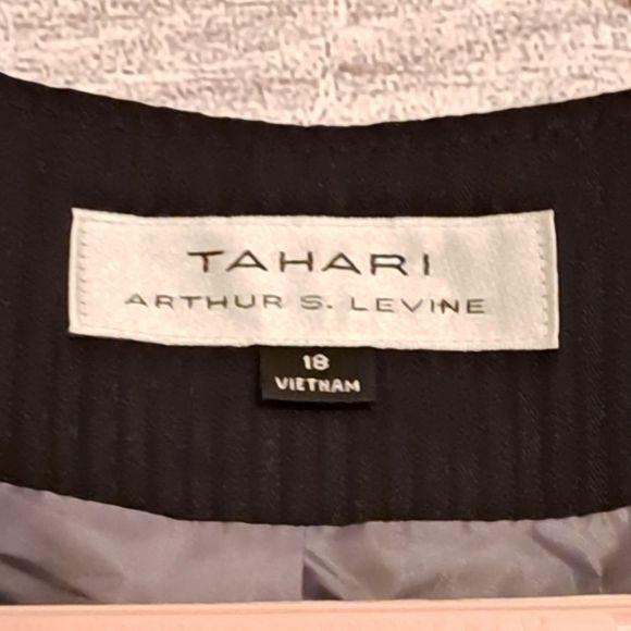 ‎Tahari Business Jacket - Picture 2 of 6